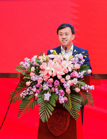 1729581195843078976.jpg 32.jpg